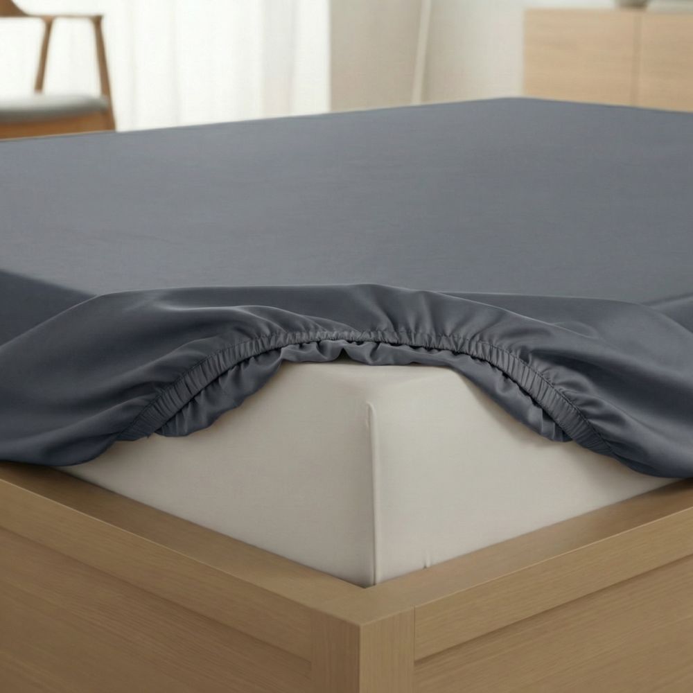 Saténové prostěradlo s gumou tmavě šedé, 140x200cm