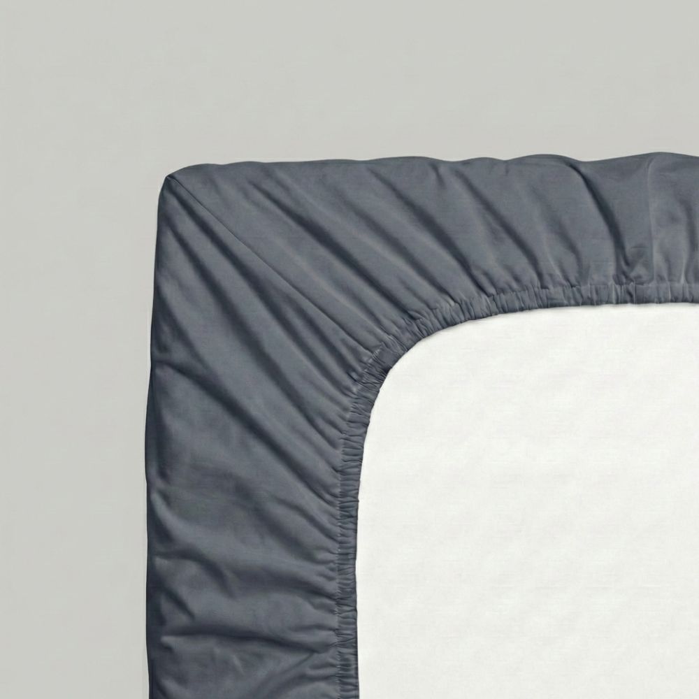 Saténové prostěradlo s gumou tmavě šedé, 140x200cm